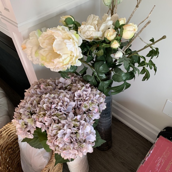 Urban Barn Flowers and Vases - Picture 2 of 2